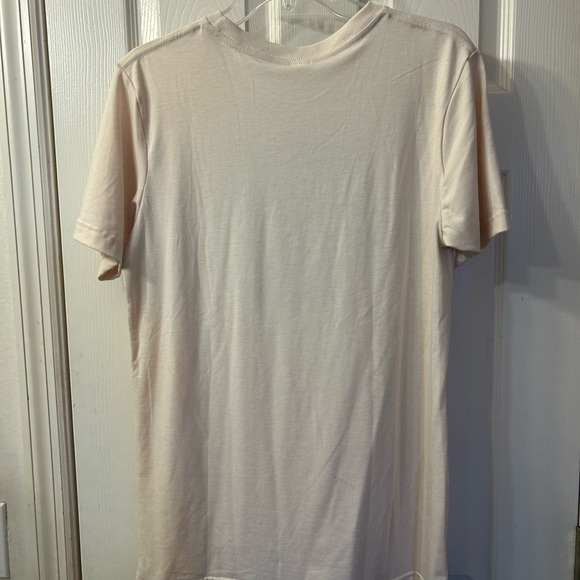 T shirt with a cute cat on the front of t shirt size M - Picture 2 of 3